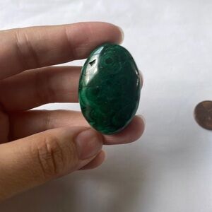 Malachite crystal palmstone